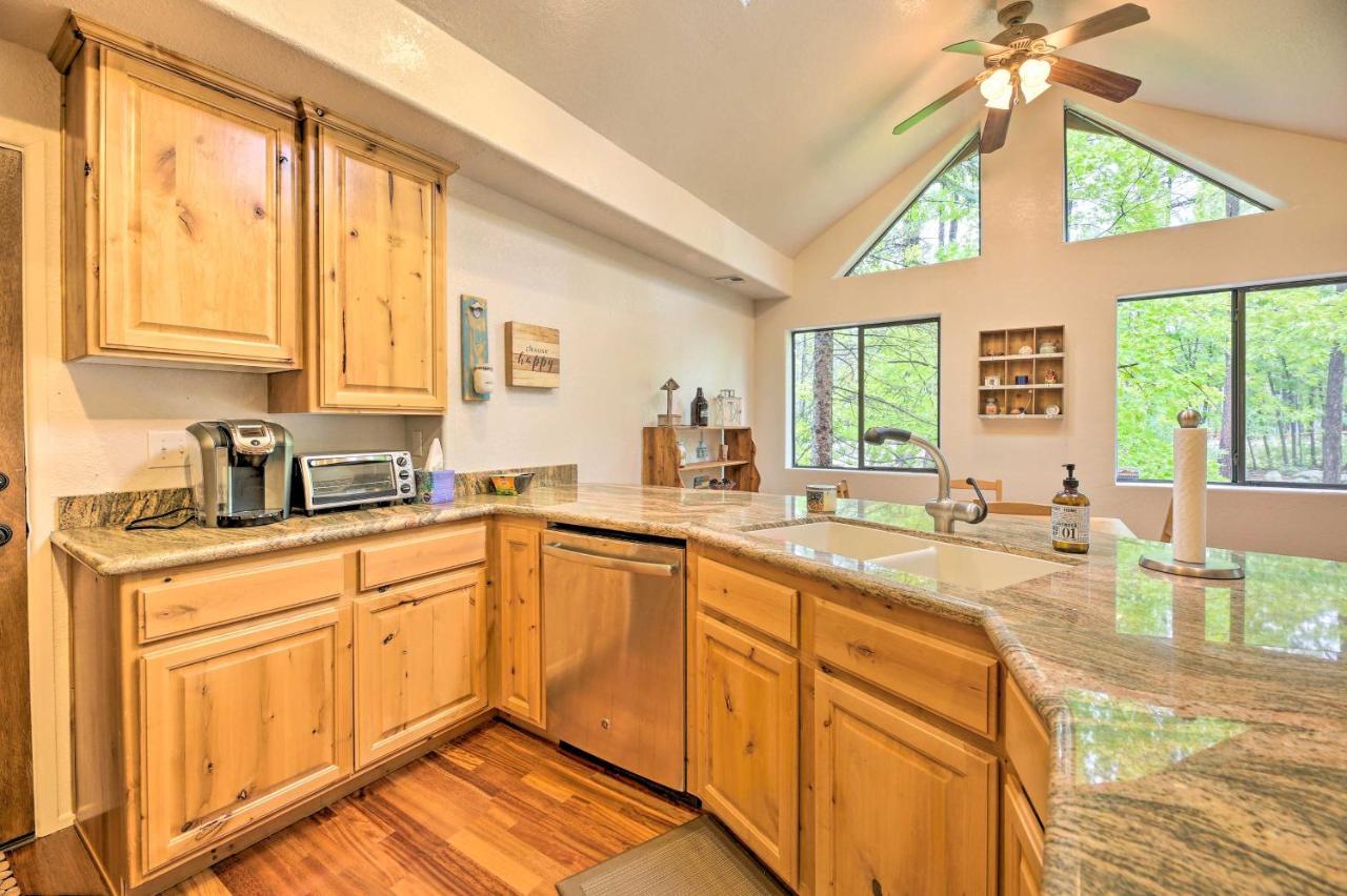 Lush Pinetop Retreat With Large Deck And Wooded Yard! Exterior foto